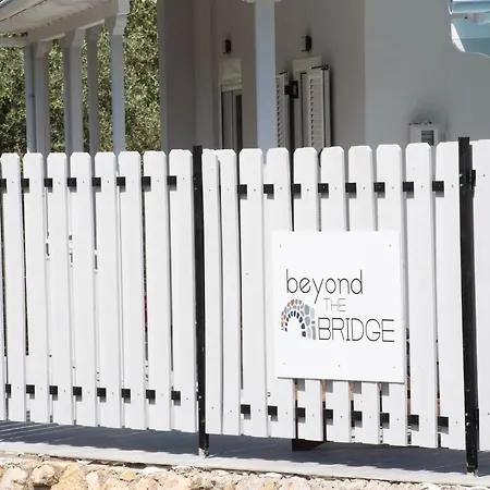 Beyond The Bridge Case de vacanță Sívros